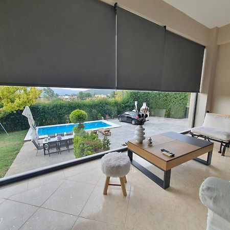 Villa Constangie Marathon  Exterior photo