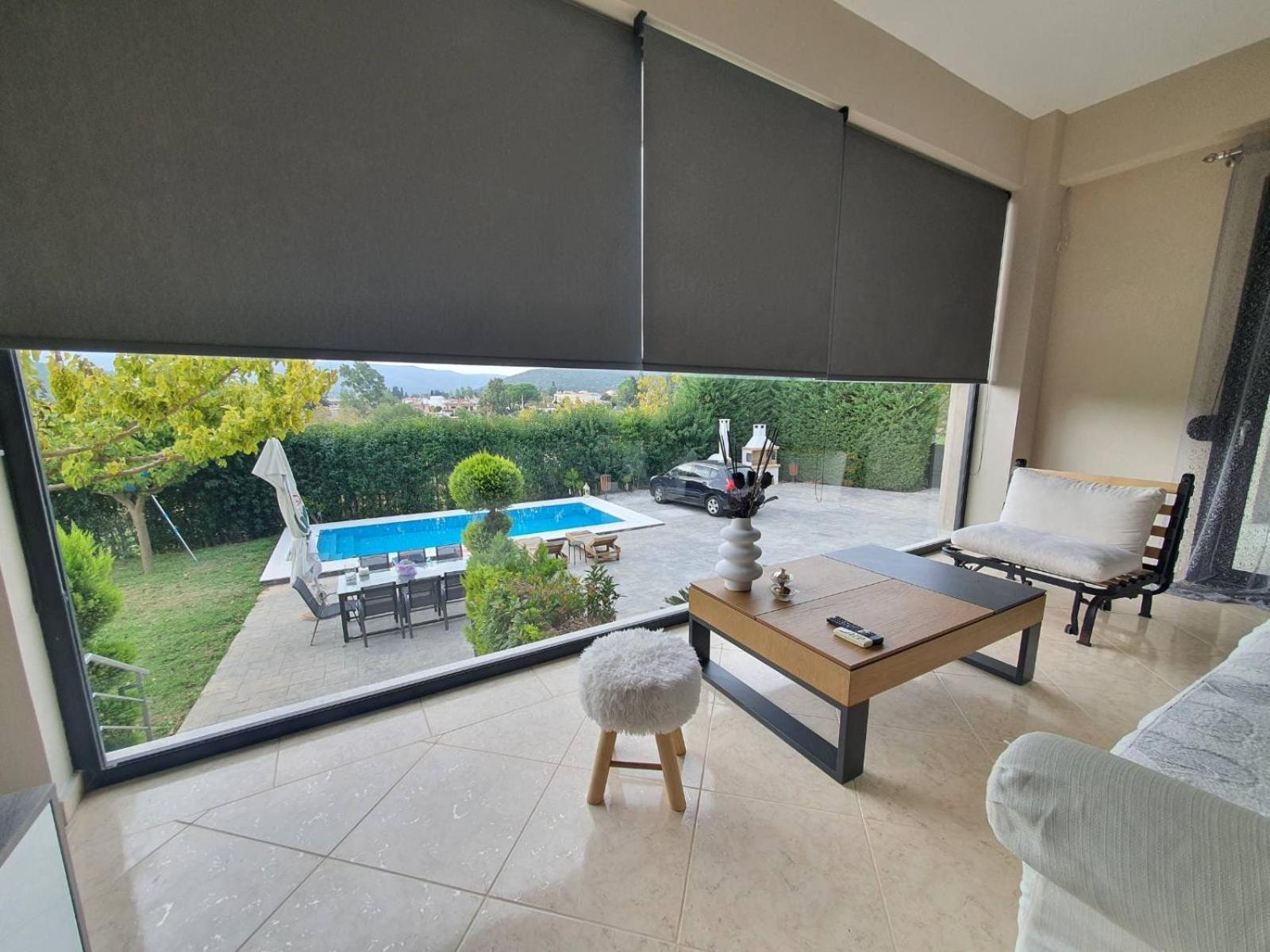 Villa Constangie Marathon  Exterior photo