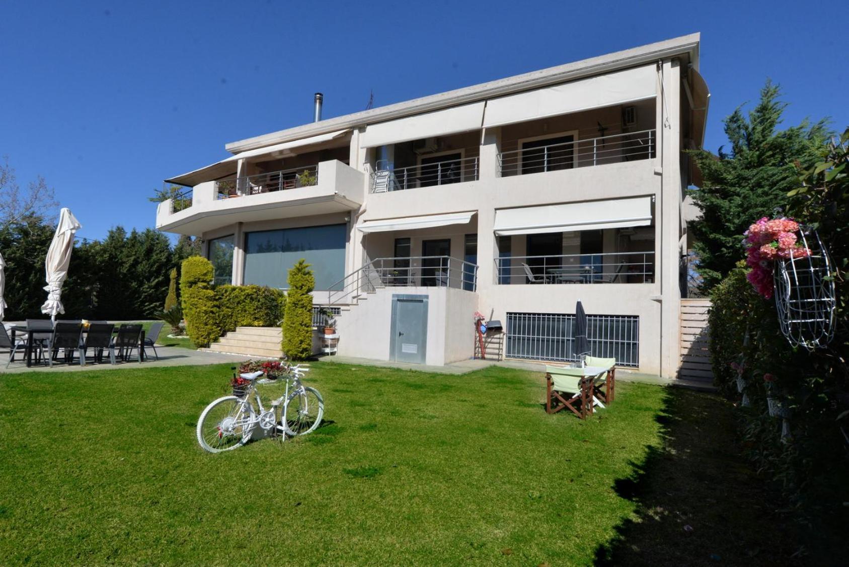 Villa Constangie Marathon  Exterior photo